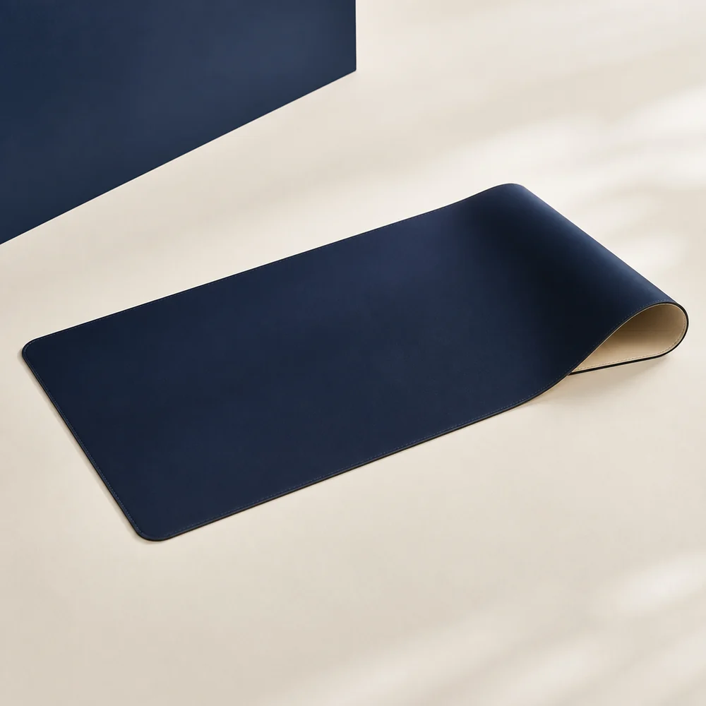 Desk Mat — Superficie tessile soft-touch