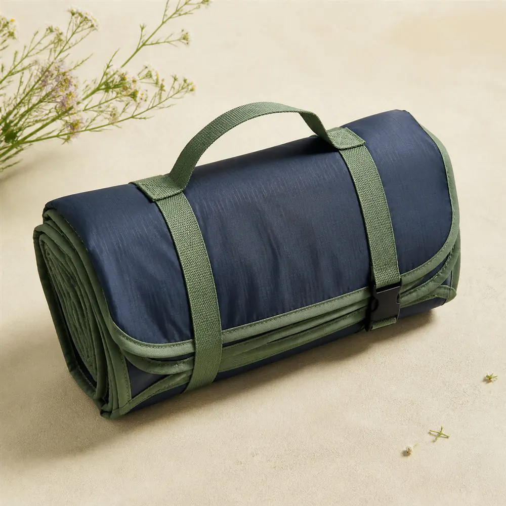 Picnic Blanket — Tessuto riciclato con lato idrorepellente